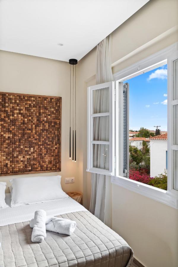 Ethereal Stay Spetses Town Exterior photo